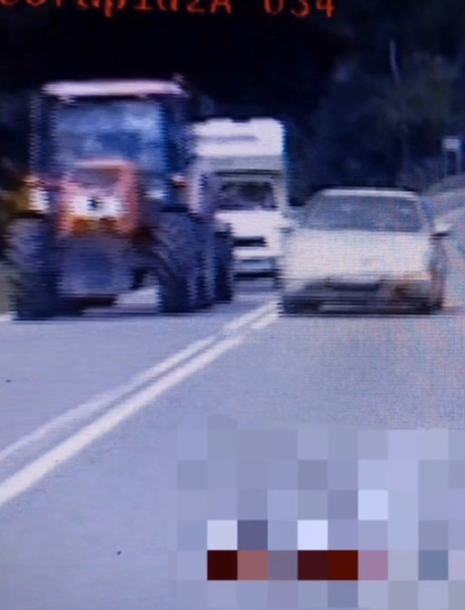 O krok od czołowego zderzenia z radiowozem. Kierowca odpowie przed sądem [VIDEO]