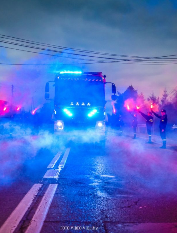 POLSKA112: Piękne powitanie nowego wozu strażackiego w Humniskach (FOTORELACJA)