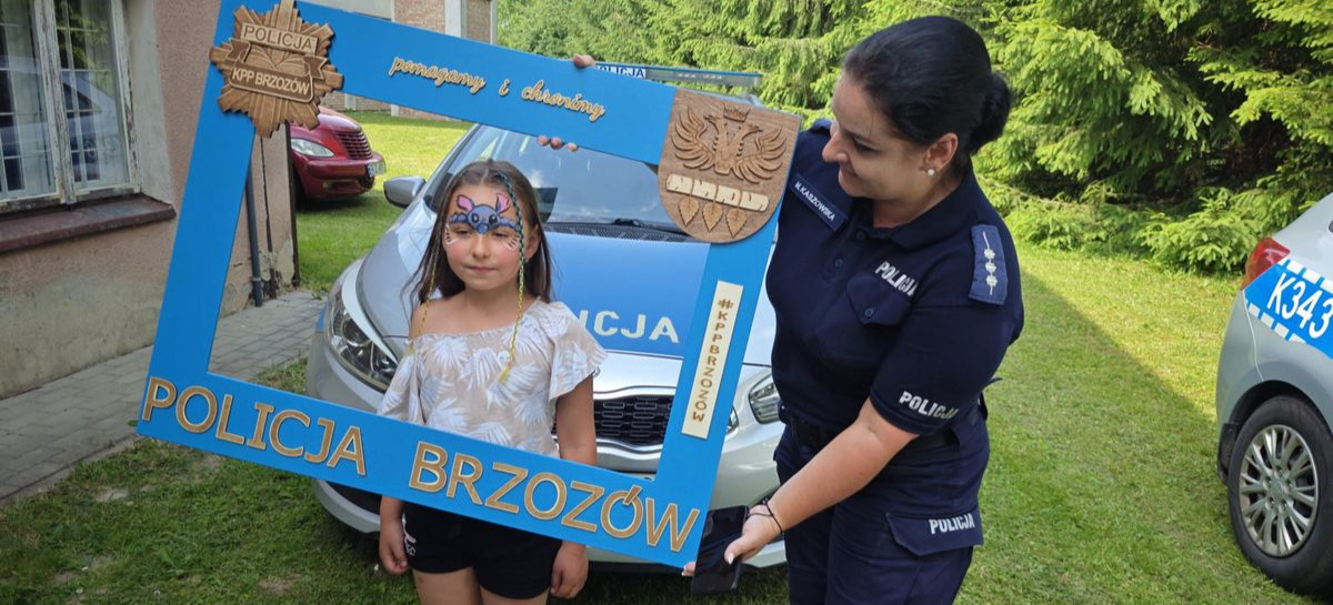 Rodzinny Piknik w Orzechówce z policyjnym akcentem. Bezpieczeństwo, uśmiech i wspólna zabawa