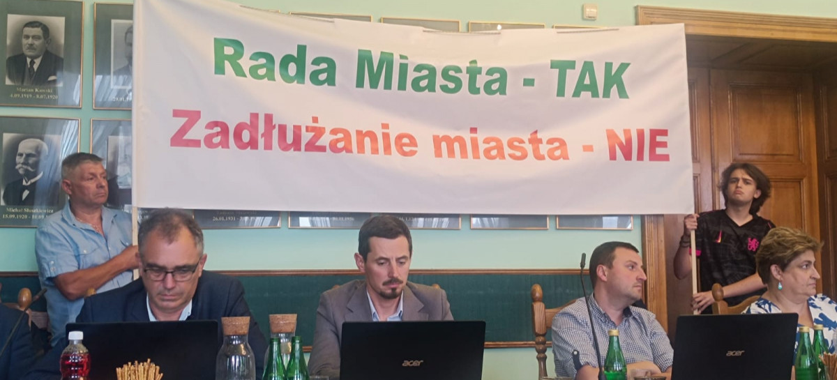 „Rada Miasta – TAK, zadłużanie miasta – NIE”. Głos rozsądku na sesji Rady Miasta Sanoka (VIDEO)