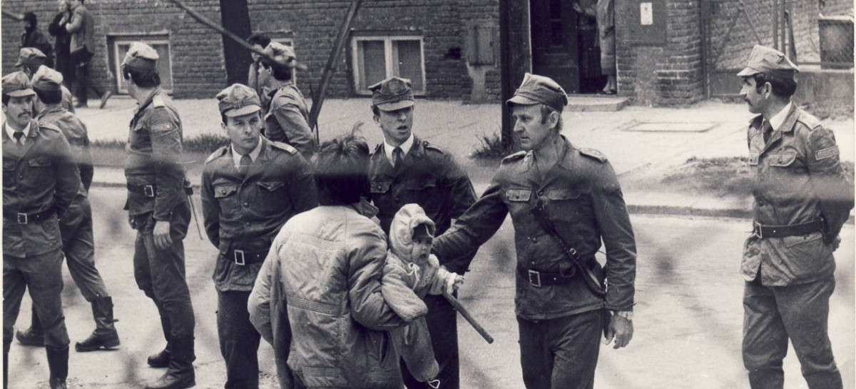 Stan wojenny w Sanoku. „Z archiwum oporu” w prezentacji Andrzeja Romaniaka [FILM]