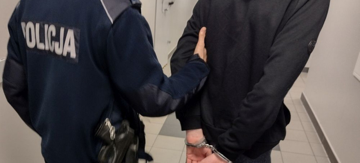 Areszt dla 23-latka z powiatu brzozowskiego. W jego aucie policjanci znaleźli ponad 150 gramów mefedronu