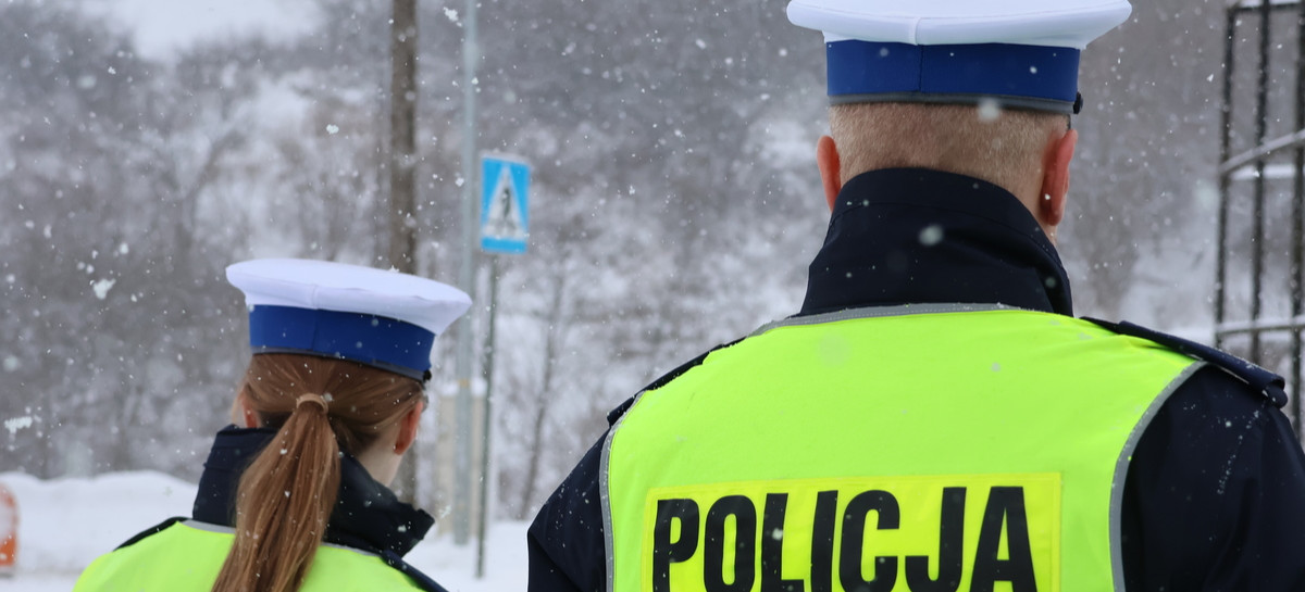 BIESZCZADY: Turystka źle się poczuła – policjanci ruszyli z pomocą