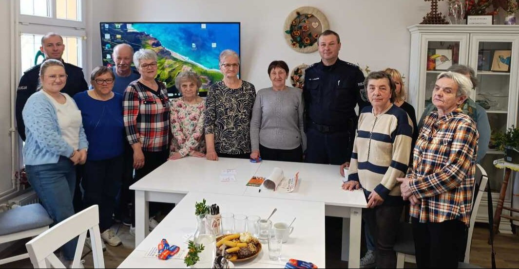 ZAGÓRZ: Policjanci z wizytą u seniorów. Jak nie dać się oszukać „na wnuczka”?
