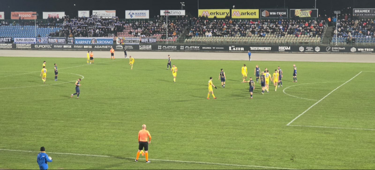 Derby dla Karpat. Stal Sanok przegrywa w Krośnie