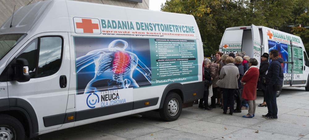 Osteobus odwiedzi Duklę! Fundacja NEUCA dla Zdrowia rozpoczęła akcję bezpłatnych badań profilaktycznych