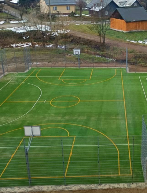 Nowoczesne boisko wielofunkcyjne przy Szkole Podstawowej w Dobrej już gotowe! [ZDJĘCIA]