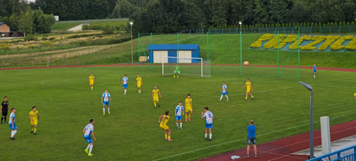 „Lolek” odpalił  petardę. Ekoball Stal wygrywa w Ropczycach