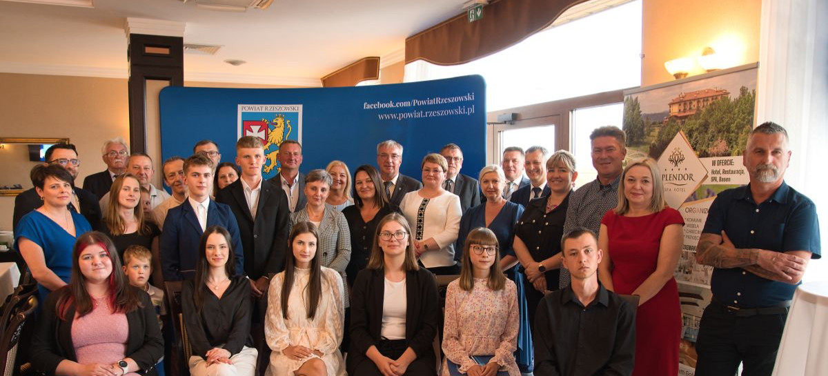 Gala „Młode Talenty Powiatu Rzeszowskiego” – już po raz drugi nagrodziliśmy najzdolniejszych uczniów!