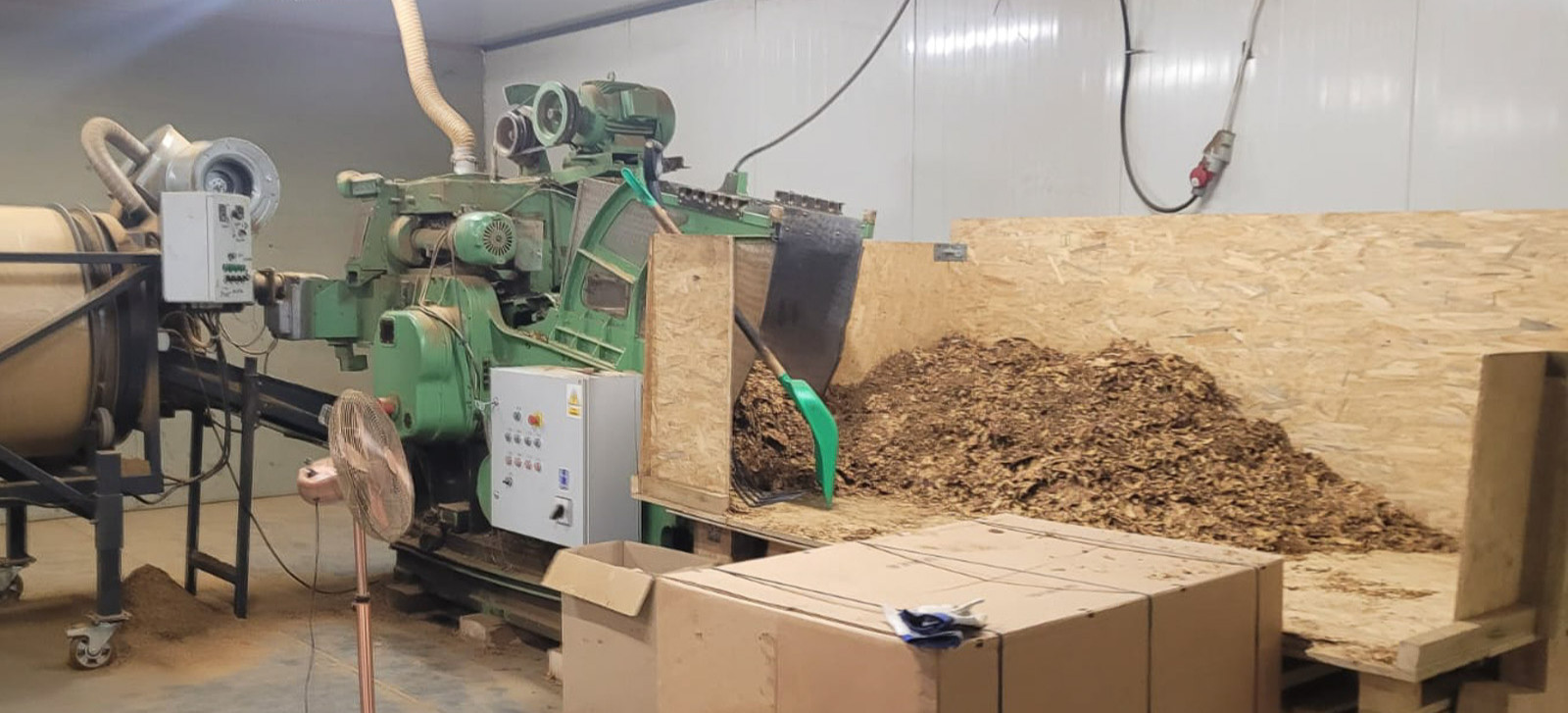 Rozbito gigantyczną fabrykę papierosów. Towar wart 9 milionów złotych