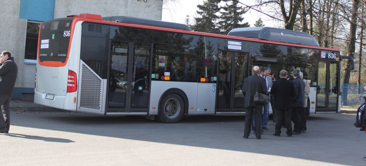 Kierowca autobusu zatrzymał pijanego motorowerzystę. Otrzyma 1000 zł od prezydenta Rzeszowa
