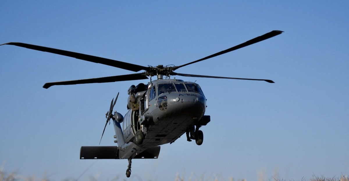 BIESZCZADY: Policyjny Black Hawk w akcji! Elitarne jednostki trenowały w trudnym terenie [VIDEO, ZDJĘCIA]