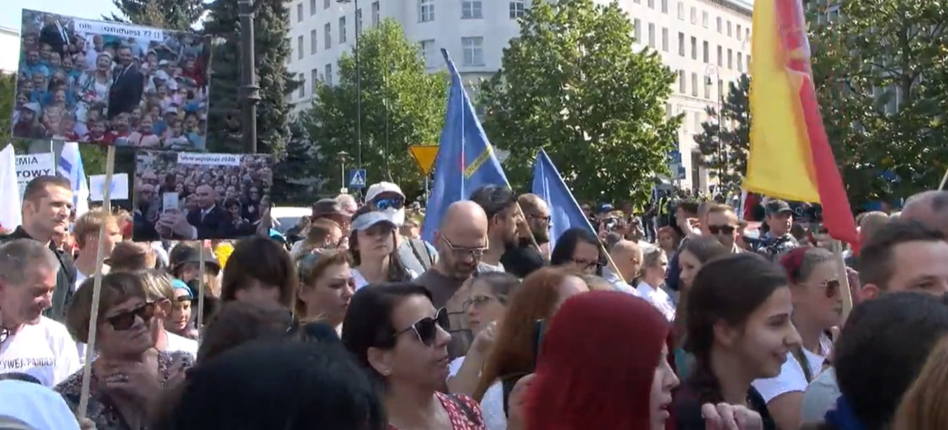 POLSKA: Transmisja z akcji Stop Plandemii w Warszawie (zobacz VIDEO)