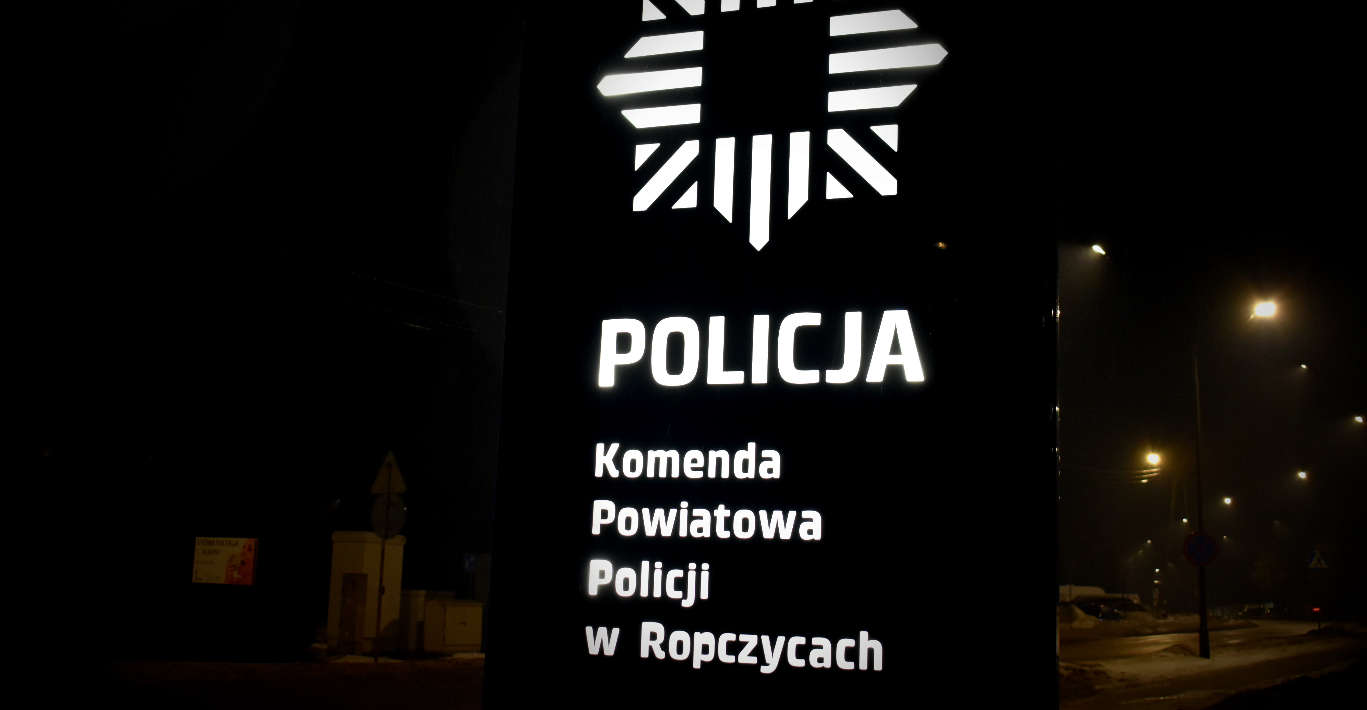 ROPCZYCE: Nietrzeźwy kierowca przyjechał prosto na komendę policji