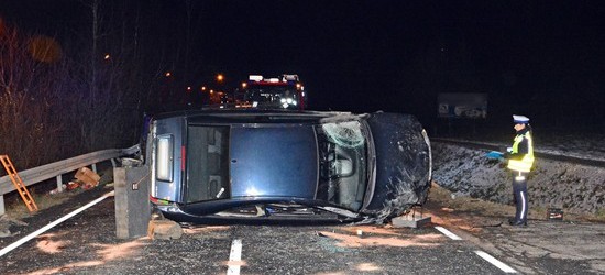 PODKARPACIE: 19-latek wjechał w jeepa i wywrócił pojazd (FOTO)