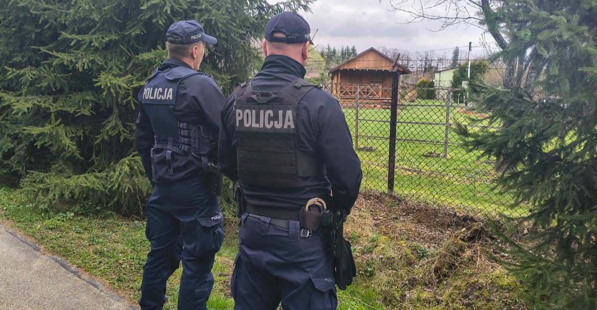 24-latek miał problemy z oddychaniem. Pomogli policjanci z Dydni!