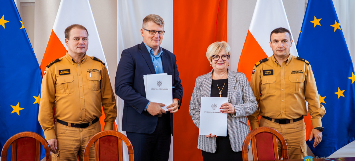 Ponad 800 tys. zł dla Powiatu Sanockiego na wsparcie straży pożarnej [ZDJĘCIA]