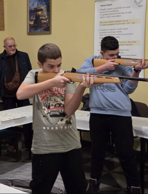 Młodzi celują w przyszłość! W „Sokole” odbyły się emocjonujące Zawody w Strzelectwie Laserowym