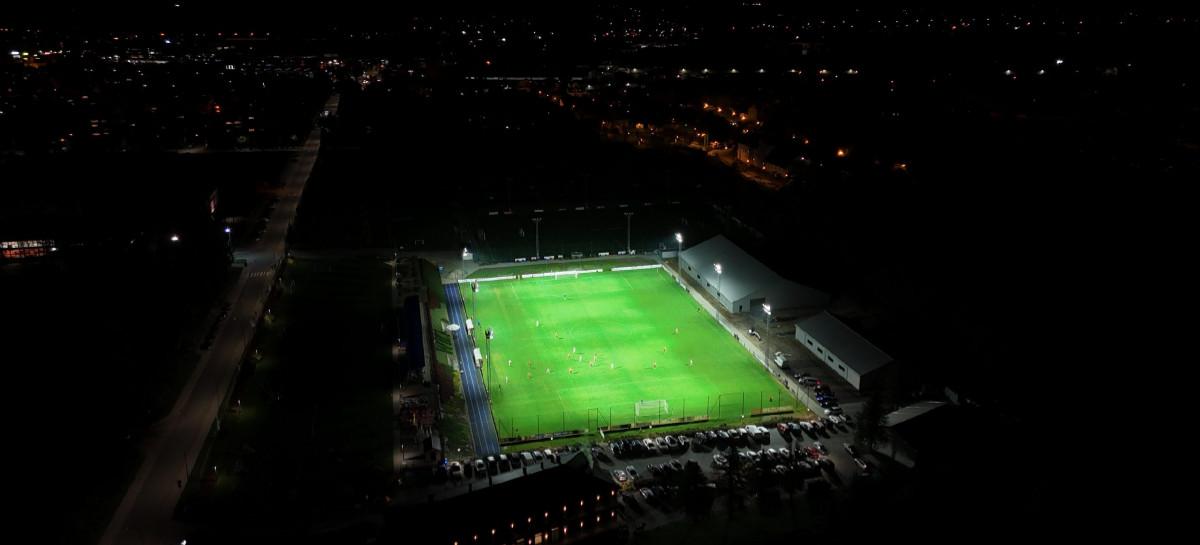 Kontrowersje i piękny gol. Wiki Sanok przegrywa z Zamczyskiem Mrukowa [VIDEO]