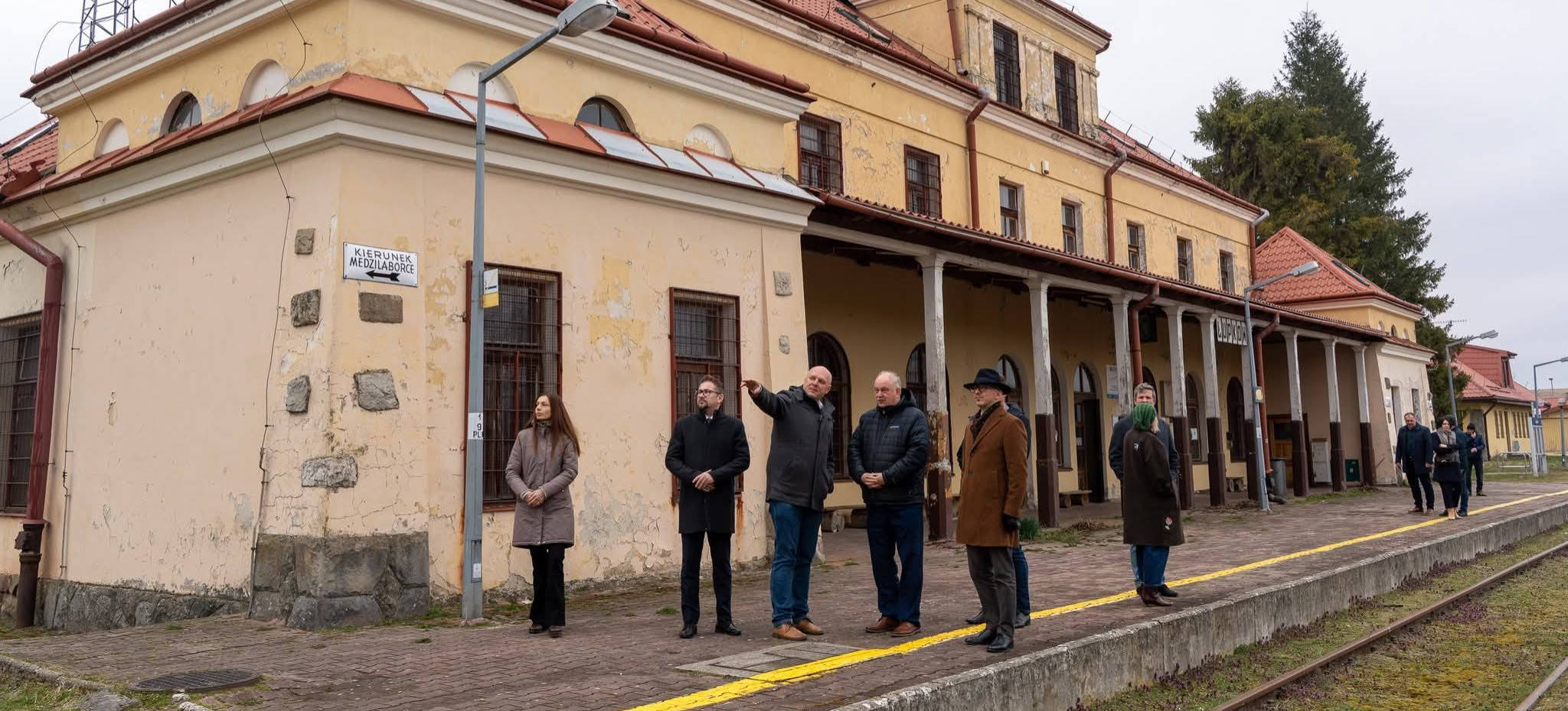 POWIAT SANOCKI: Historyczne obiekty kolejowe odzyskają dawny blask? Ważny krok w Komańczy