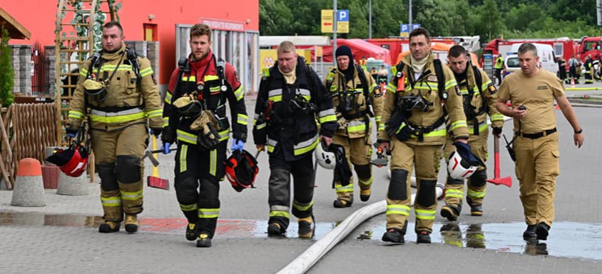 Pożar marketu w Krośnie. Najnowsze informacje (ZDJĘCIA)