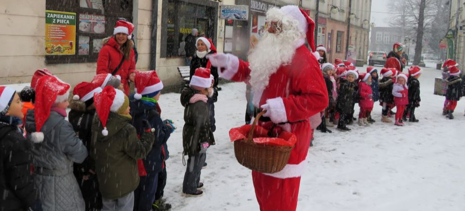 Święty Mikołaj odwiedził Lesko (ZDJĘCIA)