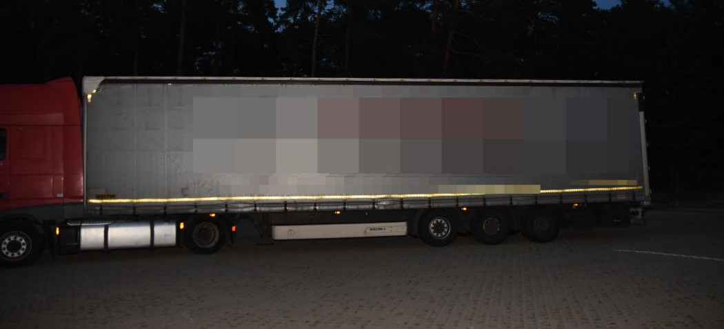 KORCZOWA: Skradziona naczepa miała trafić na Ukrainę. Została zatrzymana na granicy [FOTO]