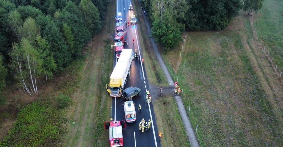 Wypadek na krajowej 9. Siedem osób w szpitalu (ZDJĘCIA)