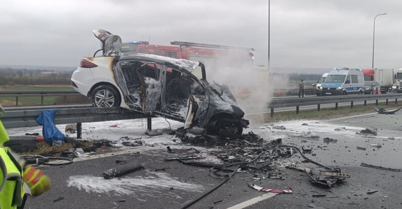 Tragiczny wypadek na S19. Jechał pod prąd, zginął na miejscu [ZDJĘCIA]