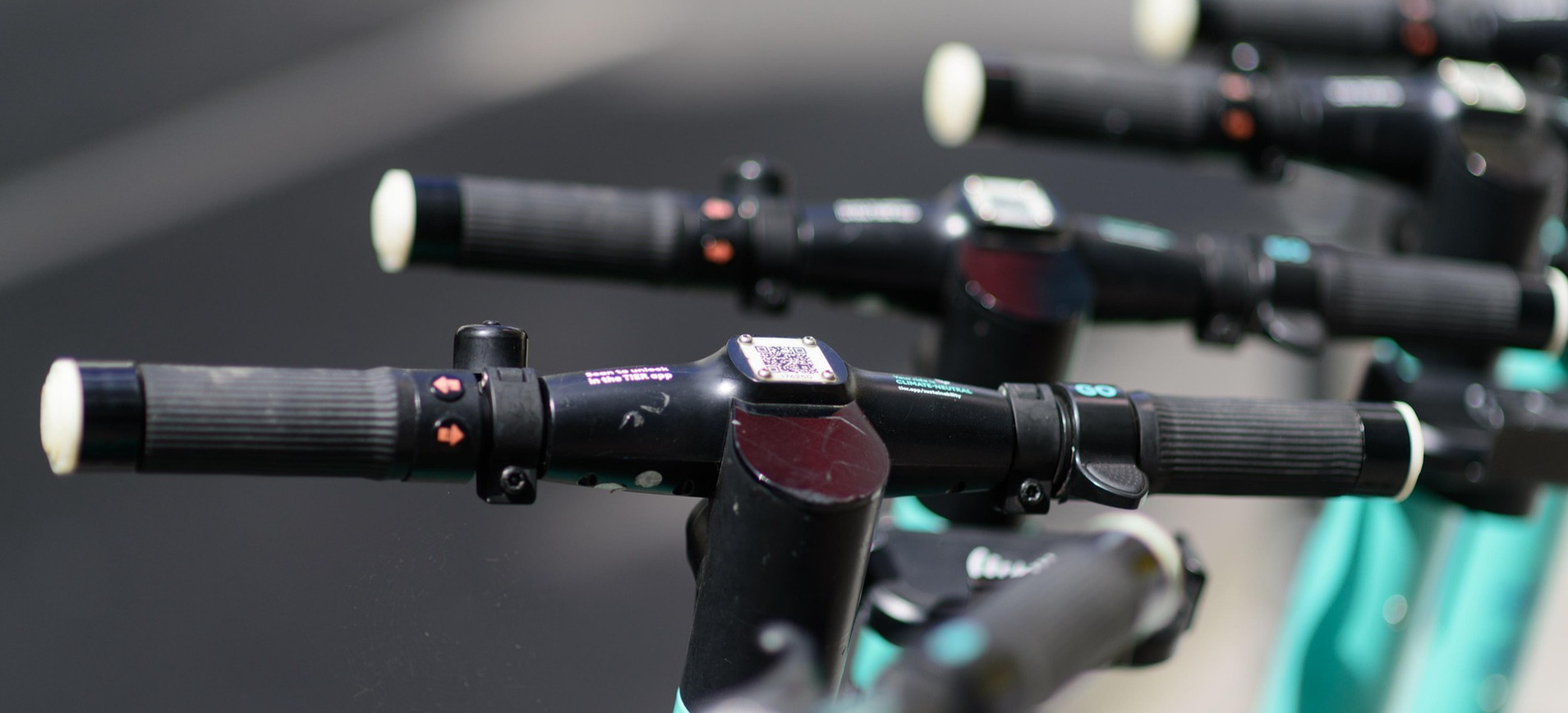 ZAGÓRZ: Pijany 21-latek na hulajnodze. Wywrócił się na ścieżce, pomogli mu ratownicy medyczni