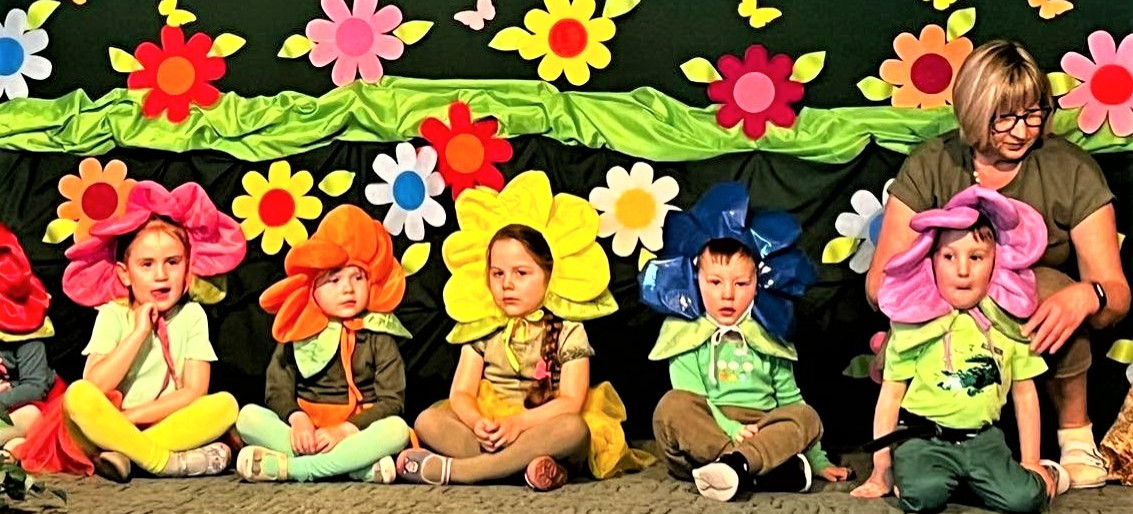 Kolorowe powitanie wiosny w przedszkolu nr 1 (ZDJĘCIA)