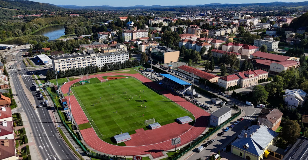Derby dla Czarnych Jasło. Stal Sanok przegrywa przed własną publicznością