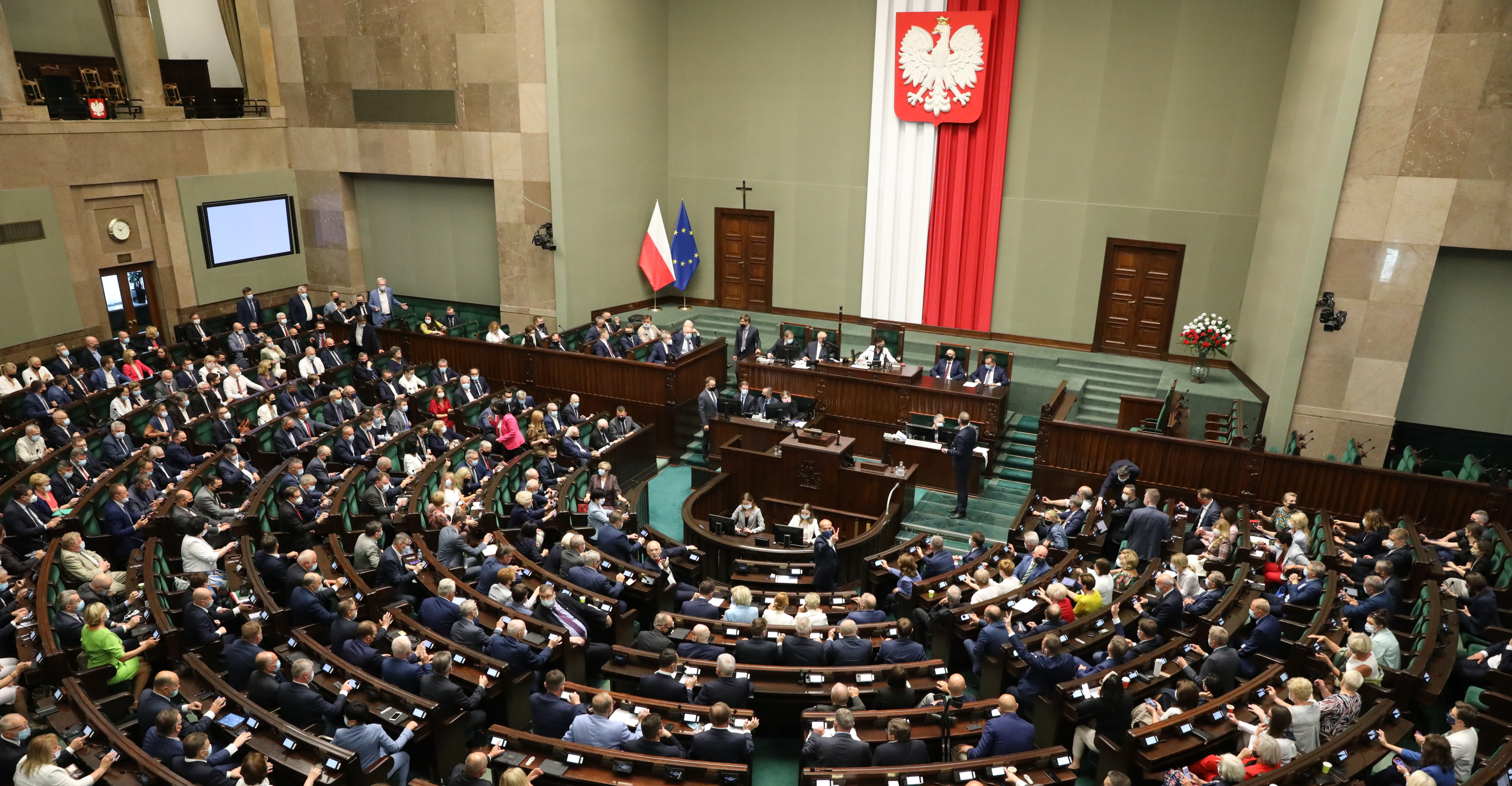 Rozpoczęło się posiedzenie Sejmu. Od początku burza na sali (VIDEO)