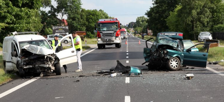 Pijany kierowca, z dożywotnim zakazem, spowodował wypadek (FOTO)