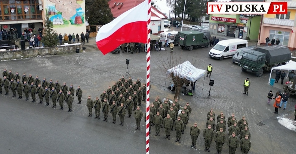 BIRCZA. Nowi żołnierze polskiej armii! Przysięgę złożyły 24 osoby (VIDEO, ZDJĘCIA)