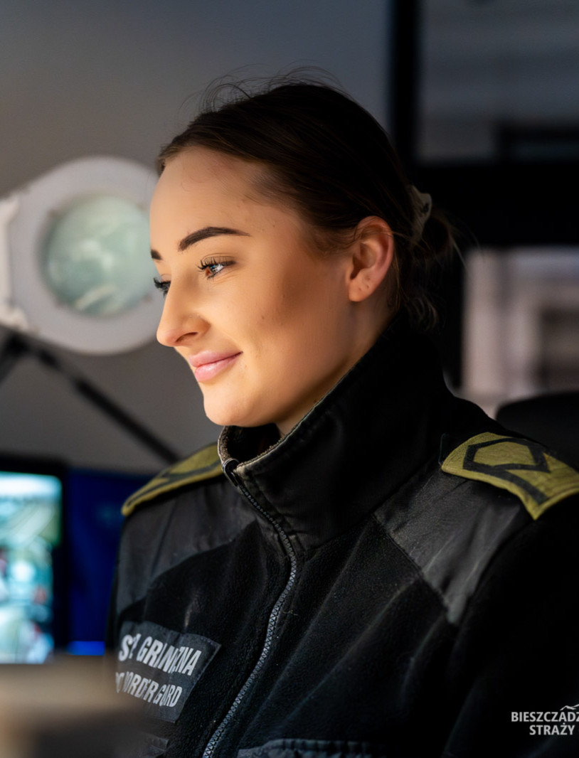 Skrupulatne, niezastąpione, profesjonalne. Bieszczadzki Oddział SG dziękuje kobietom w mundurach i cywilu