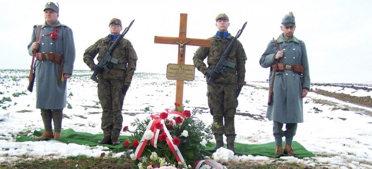 Uroczysty pogrzeb szczątków żołnierza cesarsko-królewskiej armii z wartą honorową Wojska Polskiego [ZDJĘCIA]