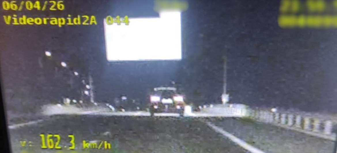 MIEJSCE PIASTOWE: Pędził „eską” 162 km/h! Słony mandat dla 25-latka