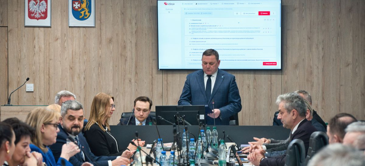 Nowa placówka dla dzieci, bezpieczeństwo i dotacje. Podsumowanie XXII Sesji Rady Powiatu Rzeszowskiego [ZDJĘCIA]