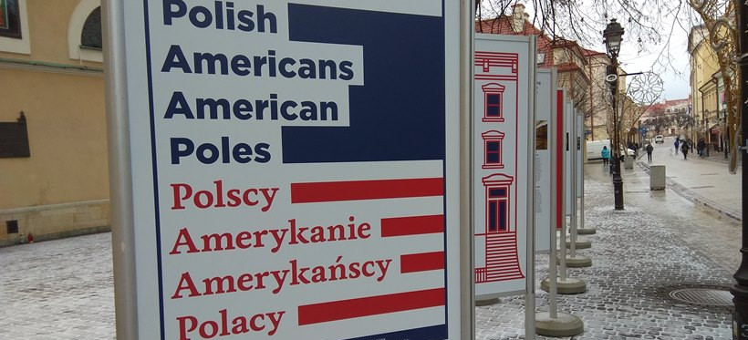 RZESZÓW. Plenerowa wystawa o Polonii amerykańskiej (FOTO)