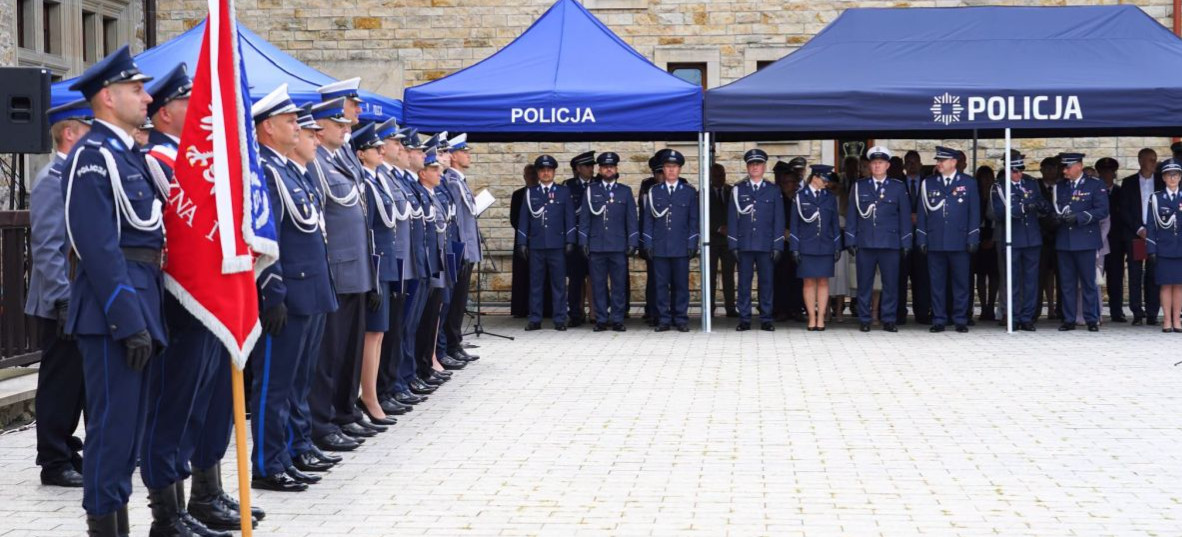„Chronić i służyć z pełnym poświęceniem”. Święto sanockiej Policji [ZDJĘCIA]