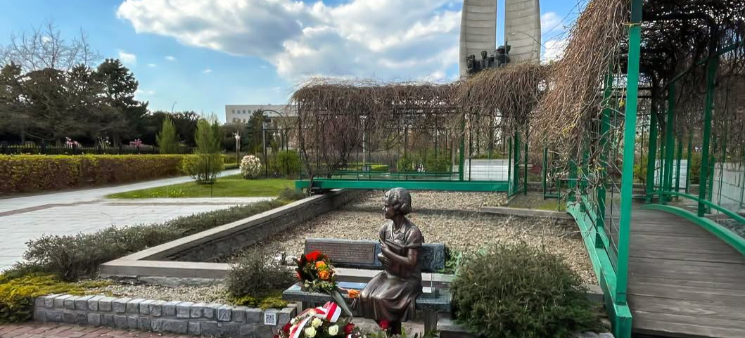 Odsłonięcie Ławeczki bł. Natalii Tułasiewicz. Wyjątkowy hołd dla patronki polskich nauczycieli [ZDJĘCIA]