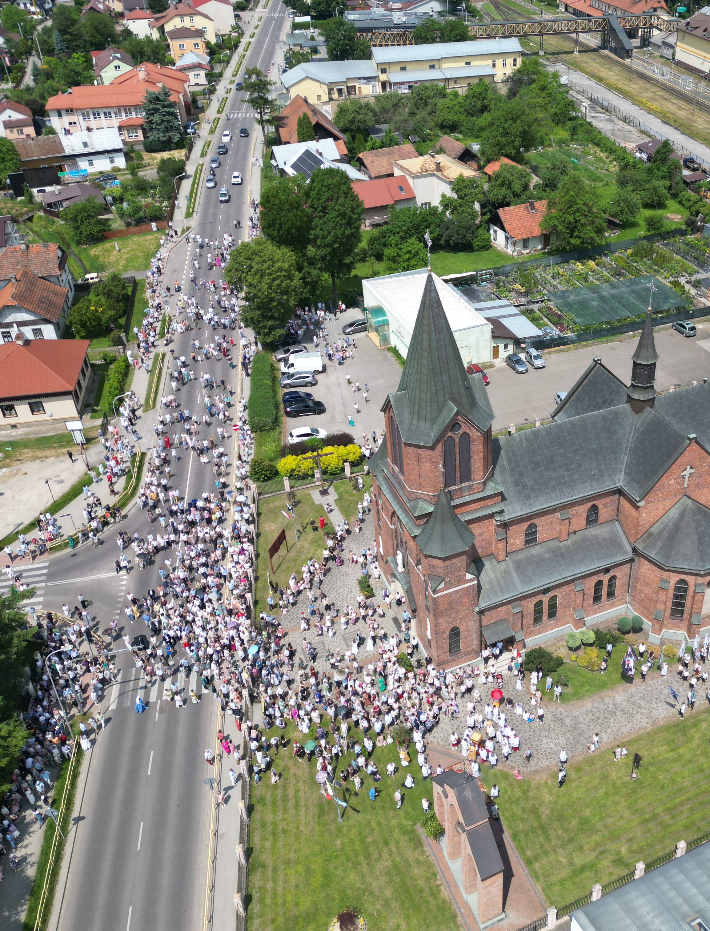 Procesja Bożego Ciała w Sanoku. Liczne rzesze wiernych na ulicach miasta (VIDEO, ZDJĘCIA)