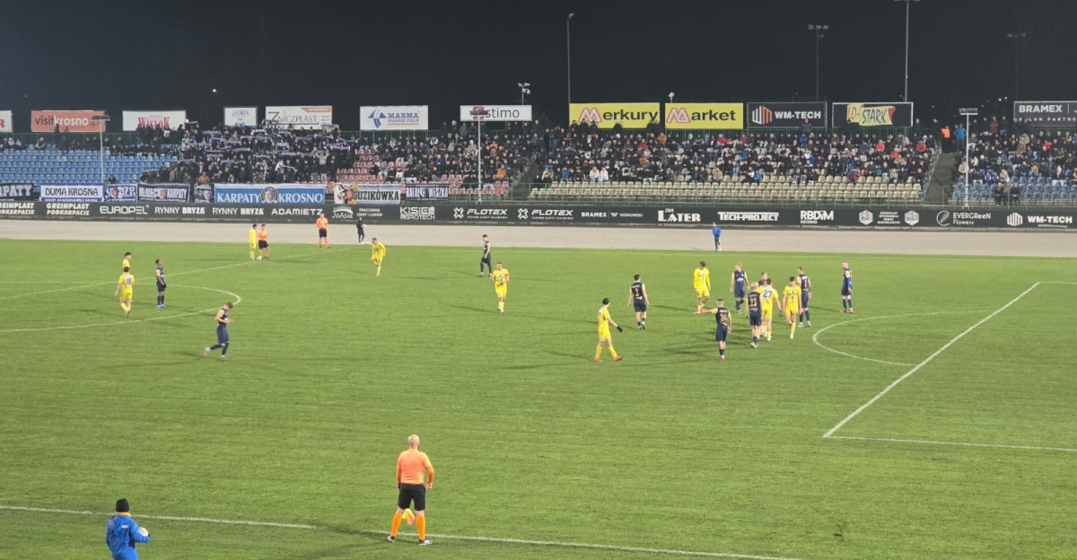 Derby dla Karpat. Stal Sanok przegrywa w Krośnie