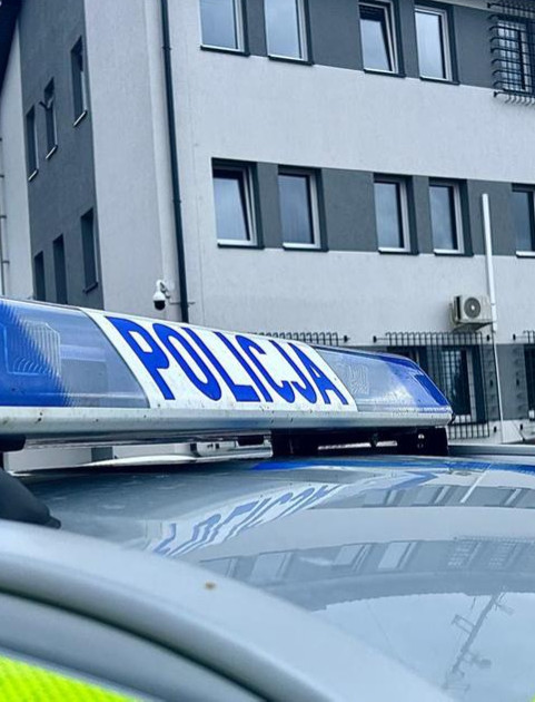 Obywatelska czujność i szybka reakcja policji. Pijany kierowca z sądowymi zakazami zatrzymany