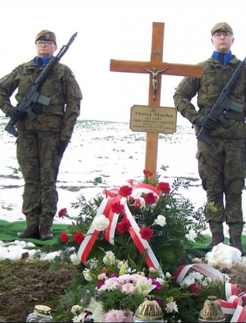 Uroczysty pogrzeb szczątków żołnierza cesarsko-królewskiej armii z wartą honorową Wojska Polskiego [ZDJĘCIA]