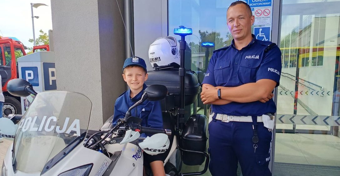 Rzeszowscy policjanci na pikniku pn. „Zdrowy powrót do szkoły” (ZDJĘCIA)