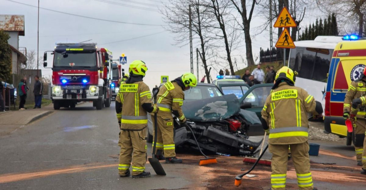Zderzenie dwóch pojazdów w Niebieszczanach [ZDJĘCIA]