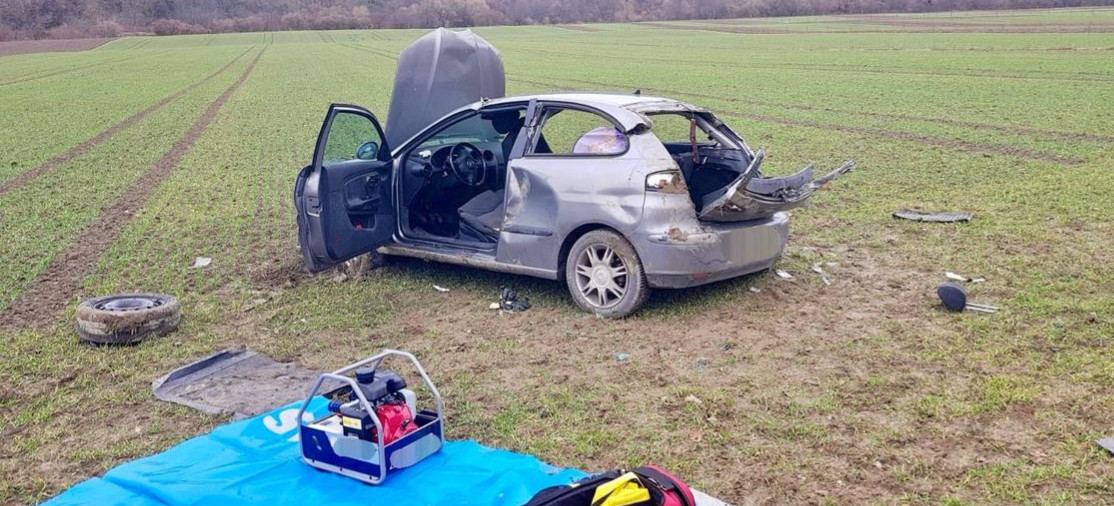 Stracił panowanie nad pojazdem. Wypadł z drogi (FOTO)