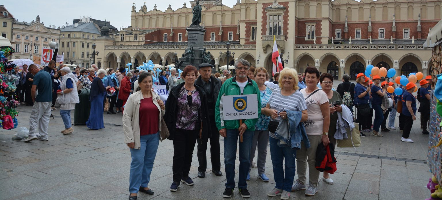 Seniorzy z gminy Brzozów wzięli udział w Międzynarodowych Senioraliach w Krakowie